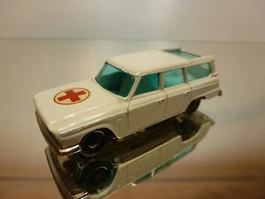 HUSKY STUDEBAKER WAGOAIRE AMBULANCE - WHITE L7.5cm - VERY GOOD CONDITION - 259 - Imagen 1 de 6