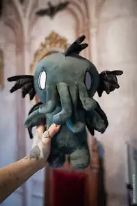 Juguete de peluche Baby Cthulhu gótico emo críptido - Imagen 1 de 3