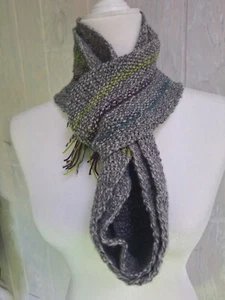 Handgestrickter Schal - Bild 1 von 1