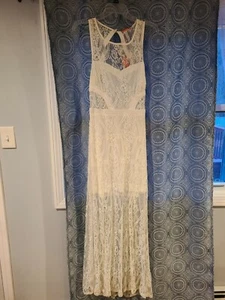 Ivory long dress and open back - Picture 1 of 5