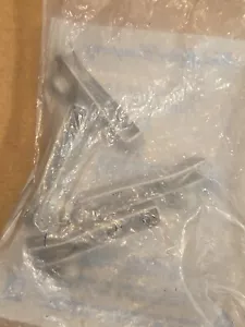 QTY 4 NOS FORD RUNNING BOARD MOUNT BRACKET NUTS NEW IN PACKAGE - Foto 1 di 3