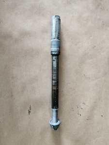 1979 Honda CR250 CR 250 Front Wheel Axle - Foto 1 di 1