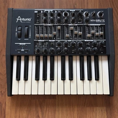 Arturia MicroBrute Monophonic Analogue Synthesiser Excellent Condition - Image 1 of 4