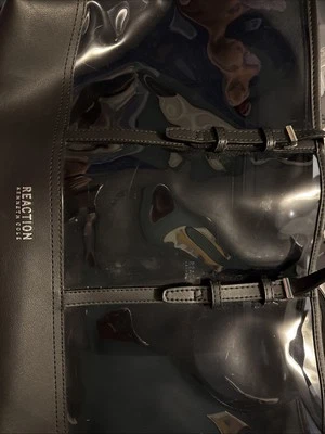 Bolso de mano Kenneth Cole Reaction negro Foto 1 de 2