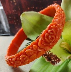 Vintage Peachy/Salmon Carved Detailed Floral Motif CELLULOID Bangle Bracelet! - Picture 1 of 11