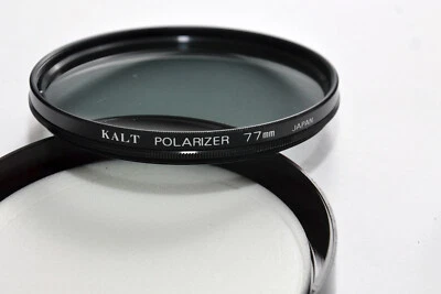 Kalt 77mm Circular Polarizer Filter, made in Japan with case in very nice shape - Image 1 of 3