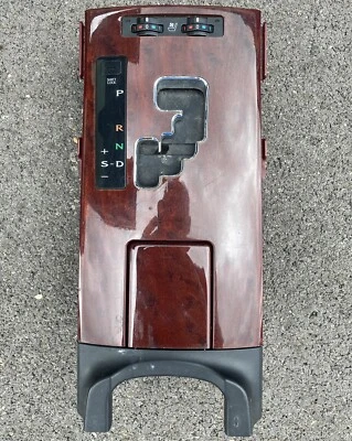 06-13 Lexus IS250 IS350 Consola central Portavasos Palanca de cambios Grano de madera Foto 1 de 4