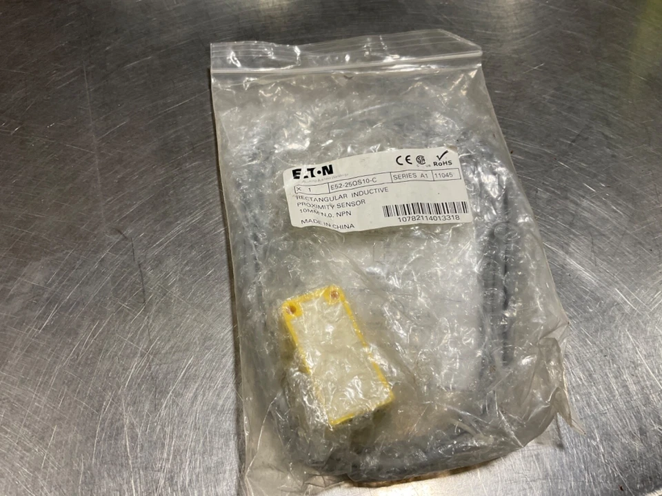 Eaton E52-25Qs10-C 11045 Rectangular Inductive Proximity Sensor NEW - Image 1 of 1