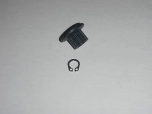 Engranaje pequeño + anillo a presión para eje de motor en pan Clatronic modelo BBA 2867 - Imagen 1 de 6