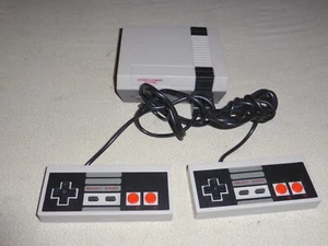 NINTENDO NES CLASSIC EDITION MINI SYSTEM & 2 CONTROLLERS CLV-001 - Picture 1 of 6