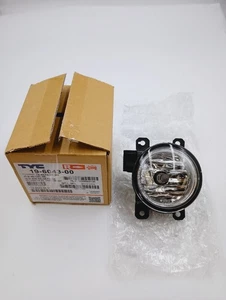 TYC 19-6043-00 RIGHT PASSENGER SIDE HALOGEN FOG LIGHT ASSEMBLY FOR 33900-T5R-A01 - Picture 1 of 5