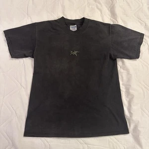 VTG Arc'teryx “Lizard Eat Lizard” Black T-Shirt Size Medium 2000’s Gildan Y2K - Picture 1 of 11