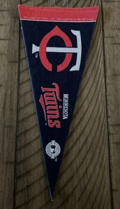 MLB MINNESOTA TWINS MINI FELT PENNANT 9” X 4” - Picture 1 of 1