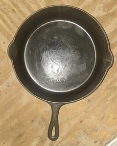 Griswold Cast Iron #10 Slant Erie Logo Skillet 716B Beautiful Condition! - Picture 1 of 5