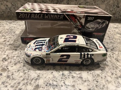 Brad Keselowski #2 Miller Lite Martinsville Win 2017 Fusion autografiado Foto 1 de 4