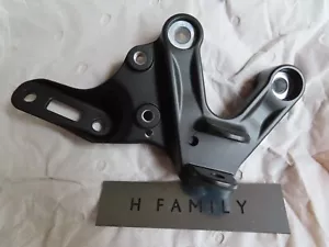 Yamaha OEM new Part BRACKET, PLATE 1 assy 2020-2023 XSR900 - Picture 1 of 6