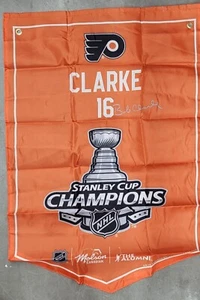 MOLSON NHL ALUMNI Banner 22X33" Philadelphia Flyers Bobby Clarke - Picture 1 of 1
