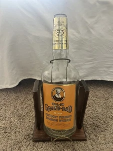 ALTE GRAND DAD WHISKEY EINE GALLONE FLASCHE IN HOLZWIEGE SPENDER - Bild 1 von 11