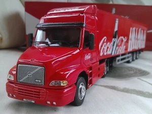 Camión Volvo NH12 Coca-Cola cabina de Coca-Cola y remolque 1/50 Cararama modelo fundido a presión - Imagen 1 de 10