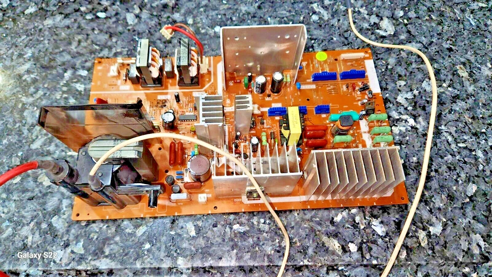 PLACA FUENTE DE ALIMENTACIÓN MITSUBISHI 930B866010 USADA EN MODELOS WS-55859& WS-65869 Foto 1 de 1