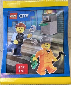Lego City Police Chase Paperbag 952501 BNIP (Minor Shelf wear) - Picture 1 of 6