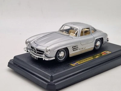 MERCEDES BENZ 300SL coupé W198 - Burago Promozionale IP - Scala 1/24 - Immagine 1 di 4
