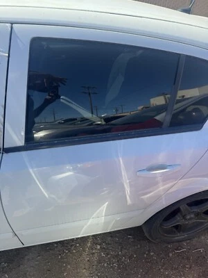 Estante de puerta trasera izquierda Saturn Astra 2008-2009 lado blanco OEM carga Foto 1 de 3