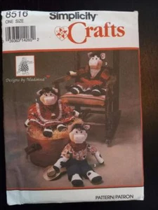 Simplicity 8516 Decorative Cows & Clothes Patterns 17 1/2" Tall - Imagen 1 de 2