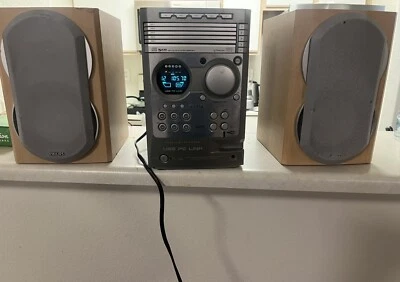 Philips 5 Disc Stereo MCM530/37. Speakers/Radio Works, CD/Disc Tray Needs Repair - Image 1 of 4