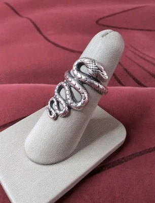 Elegante anillo de serpiente grabado en plata de ley 925 hecho a mano talla 6,75 Foto 1 de 4