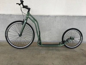 Yedoo S2620 Steel green Tretroller Erwachsene Sportroller  - Bild 1 von 4