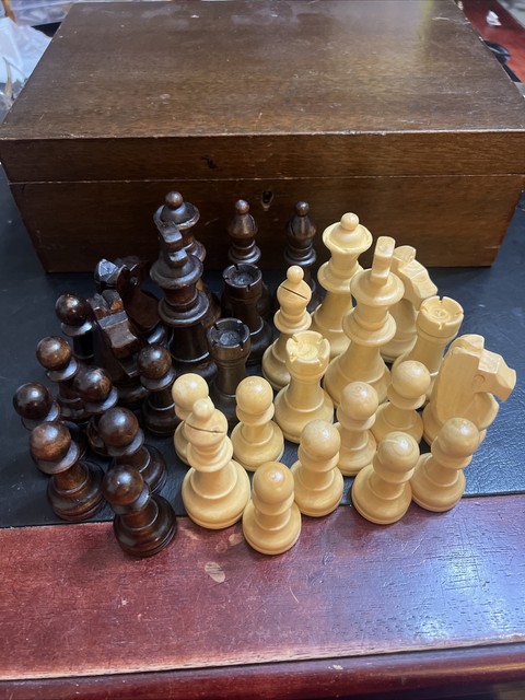 The Bridle Study Analysis Chess Pieces in Sheesham and Boxwood - 3.2 King