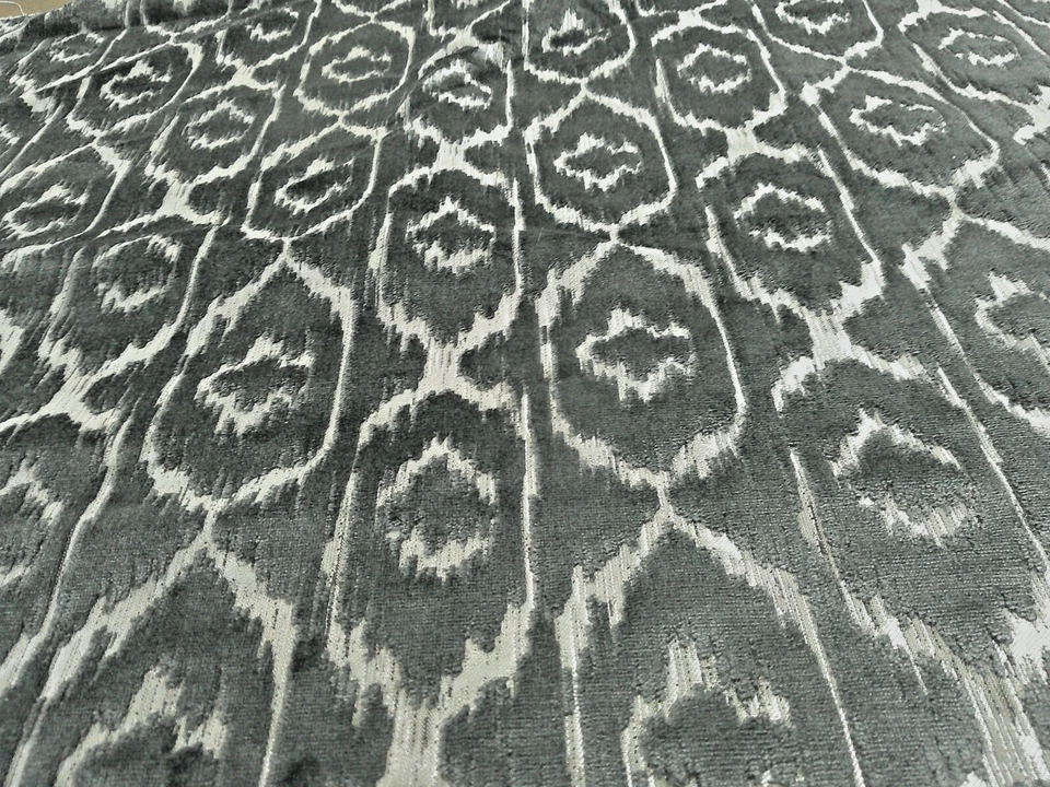 Cut Velvet Charcoal Silver Taupe Heavy Luxurious Ikat Pattern 3.25 Yds High-End - Image 1 of 4