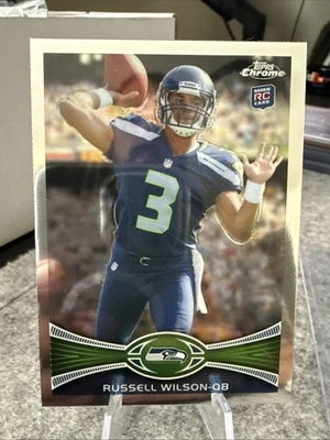 Topps Chrome 2012 - Russell Wilson #40 mano de lanzamiento visible (RC) Foto 1 de 2