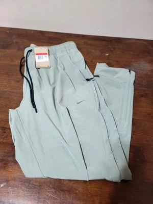 Nike Unlimited Para hombres Dri-FIT Puño con Cremallera Joggers Ejército Ligero FB7548 320 TALLA L Foto 1 de 4