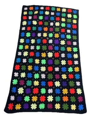 Manta Cuadrada Roseanne Crochet Granny Borde Negro y Caleidoscopio Color VER Foto 1 de 4