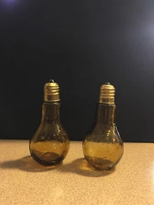 Agitadores de sal y pimienta de colección vidrio ámbar marrón bombilla en forma de Taiwán - Imagen 1 de 4