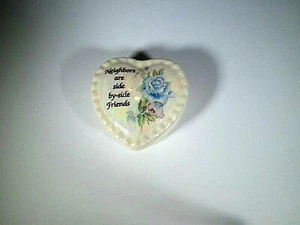 TRINKET BOX IRIDESCENT & FLORAL MOTIEF NEIGHBORS ARE SIDE BY SIDE FRIENDS VTG - Picture 1 of 3