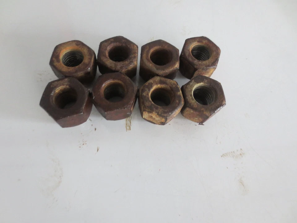 1999 年雅马哈 Kodiak 400 4x4 全地形车二手原始设备制造商 8 轮凸耳螺母 — 第 1/1 张图片