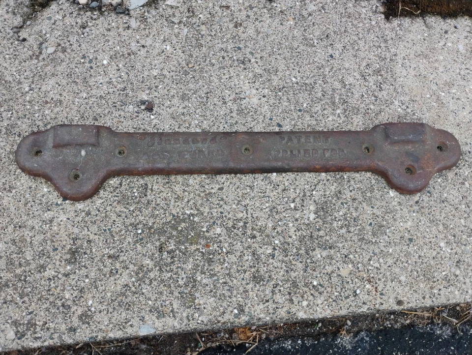 Antiguo soporte de fregadero estándar de hierro fundido A & O Works  Foto 1 de 4