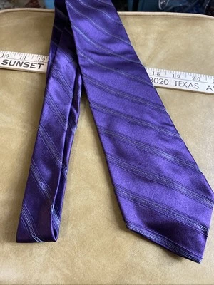 Perry Ellis Portfolio Men's Neck Tie Silk Deep Purple Textured Stripe Classic - Image 1 of 4