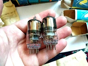 6J9P-E 6Ж9П-E 6Zh9P-E Audio a-g E180F E186F EF861 HF pentodo URSS NUEVO 2 piezas - Imagen 1 de 4