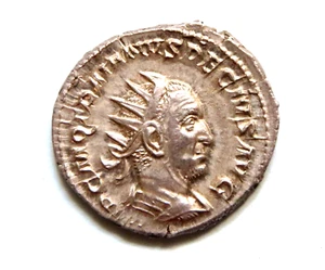 Trajan Decius - A.D.249-51.. silver Antoninianus. Rev-Dacia standing left EF - Picture 1 of 2