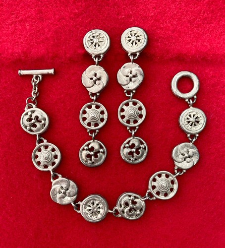 Givenchy Set Bracciale e Orecchini a Goccia Decorativi Stile Primitivo 'Ruote'