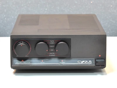 CYRUS ONE Britischer High End Verstärker mit Zubehör und OVP - Bild 1 von 4