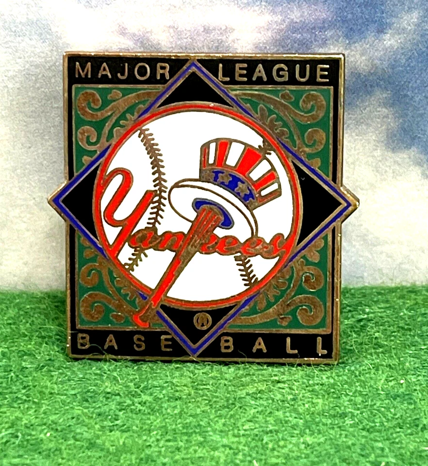 NEW YORK YANKEES PIN MAJOR LEAGUE PIN 1990'S PIN - Image 1 of 1