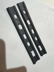 MG MIDGET & SPRITE VIERTELLICHT ZU TÜR GUMMIDICHTUNGEN x 2 AHA7746 & AHA7747 - Bild 1 von 2