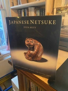 Julia Hutt: Japanese Netsuke 2003 Very Good Art History Sculpture 1st HB - Foto 1 di 1