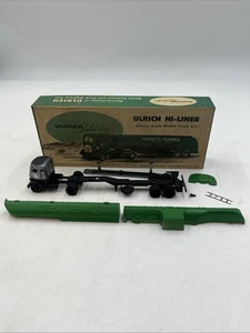 Remolque cisterna Ulrich Hi-Liner MACK C.O.E servicio de ciudades 250 No.2T1 - Imagen 1 de 19