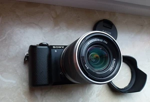 Sony Alpha A5000 20.1MP Digitalkamera mit E 3,5-5,6/18-55 OSS Objektiv - Bild 1 von 22
